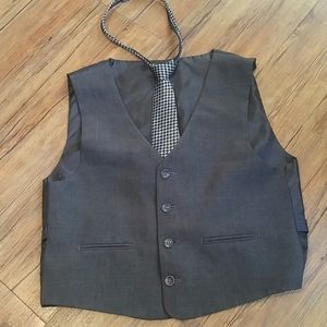 Johnnie Lewe vest & tie